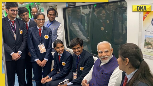 PM Modi purchases metro ticket in Nagpur after inauguration of Phase 1; interacts with children, citizens - Vimarsana News