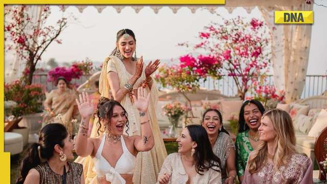 Photos: Decoding Athiya Shetty's look and lehenga adorned with 39,000 Swarovski crystals for Mehendi - Vimarsana News
