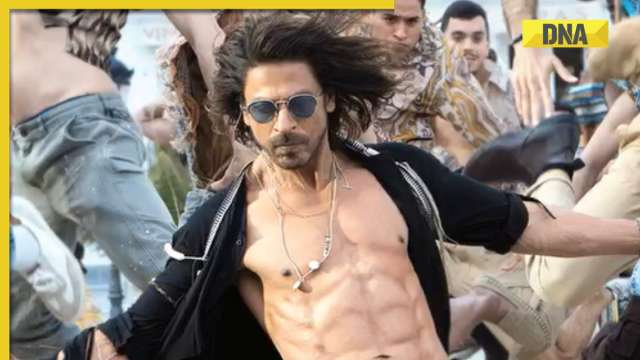 'Ab kya kamate hi jaoge': Netizens react after Shah Rukh Khan's Pathaan tickets sell for Rs 200 - Vimarsana News