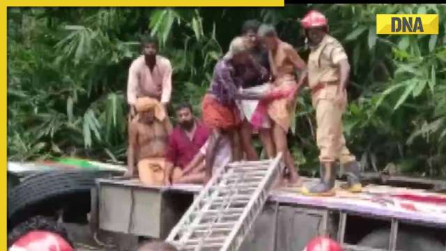 Kerala: Bus carrying Sabarimala devotees falls into gorge, several injured - Vimarsana News