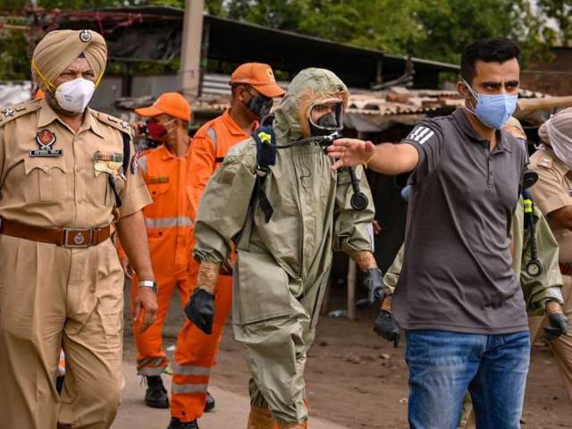 dnaindia.com - DNA Web Team - Ludhiana Gas Leak: 3 killed, several unconscious after inhaling toxic gas, rescue operation underway