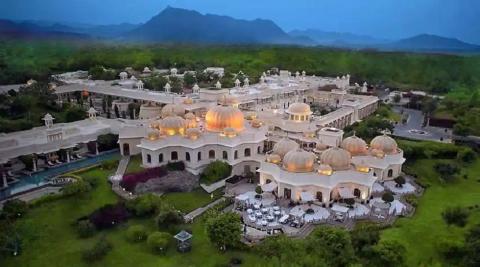 The Oberoi Udaivilas: महीने की सैलरी से ज़्यादा रुकने का खर्च 