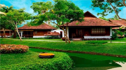 Kumarakom Lake Resort: एक रात ठहरने के खर्च में आ जाएगी मंहगी घड़ी