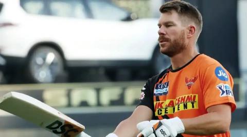 David Warner को बीच सेशन हटाया गया