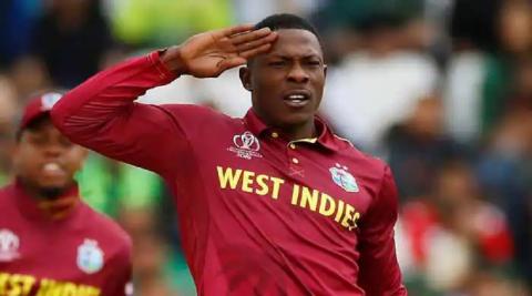 Sheldon Cottrell का सैल्यूट ही बताता है पेशा 