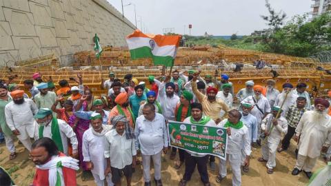 कृषि कानूनों की वापसी पर खुश हैं किसान