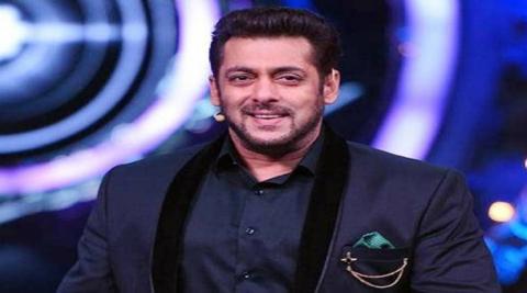 लगातार 11 साल से Bigg Boss के होस्ट, फीस भी तगड़ी