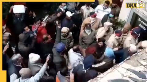 AAP SUPPORTERS CLASH