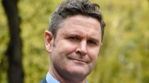 दिग्गज क्रिकेटर Chris Cairns भी शिकार