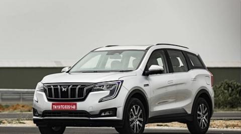 Mahindra XUV700 और XUV300