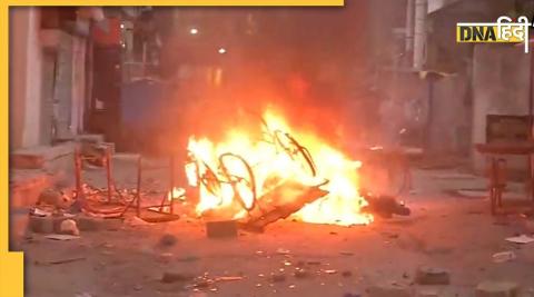 Protesters torch vehicles in Ranchi in protest against Nupur Sharma, rioters pelted stones fiercely