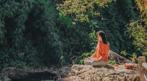 दुर्गा ध्यान मंत्र से कर सकते हैं Meditation