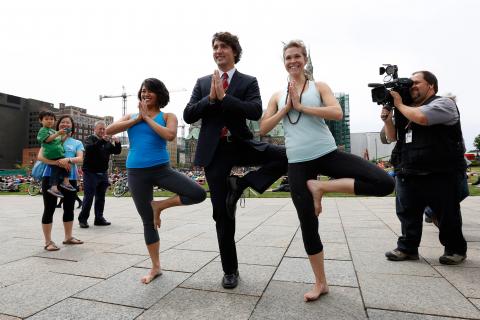 Justin Trudeau नियमित तौर पर करते हैं योग 