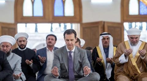 Syrian President Bashar Assad offering Namaz