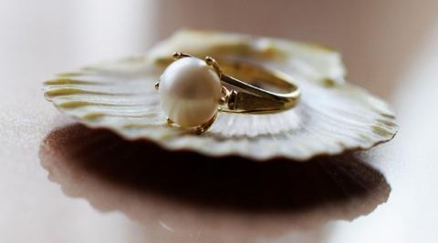 मोती (Pearl Gemstone)