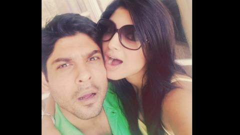 Akansha Puri relationship with Siddharth Shukla 