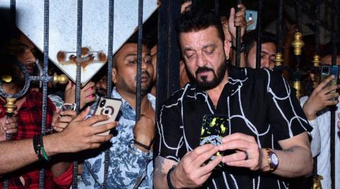 Sanjay Dutt Selfie With Fans