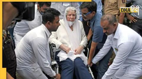 Simon tata at cyrus mystry's last rites in Mumbai