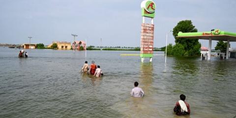 दुनिया से मुआवजा मांग रहा है पाकिस्तान