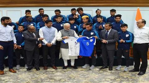 PM Modi With U-17 Football Team