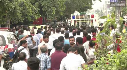 Raju Srivastava Funeral At Nigambodh Ghat