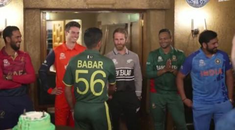 Babar's birthday celebration with T20 Captains