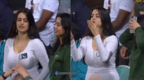 Pakistan Girl Flying Kiss Viral