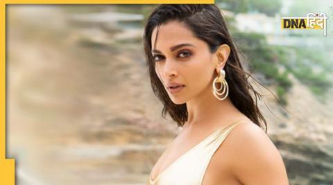 Deepika Padukone Hot Look In Pathaan Song Poster