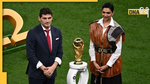 Deepika Padukone FIFA World cup trophy (pc : twitter-@TeamDeepikaMY_)