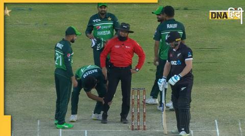 pakistan vs new zelaland mohammad wasim jr throw hits umpire aleem dar naseem shah pak vs nz 2nd odi