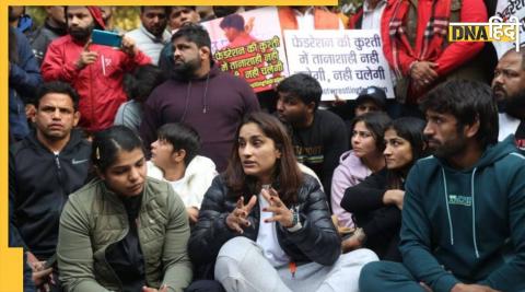 vinesh phogat bajrang punia sakshi malik protest against wfi president brij bhushan sharan singh jantat mantar