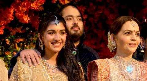 Anant Ambani Radhika Merchant Family Photos