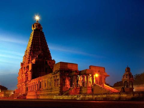 Brihadeshwara Temple: बिना नींव के 1,000 साल से खड़ी 13 मंजिल