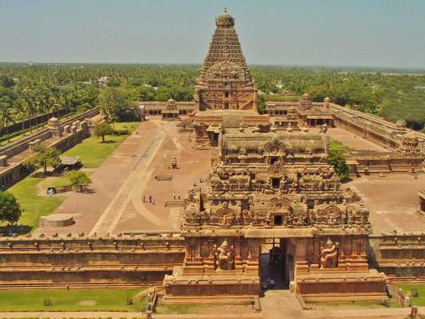 Brihadeshwara Temple: दुनिया का पहला ग्रेनाइट मंदिर, जिसमें कोई जोड़ नहीं