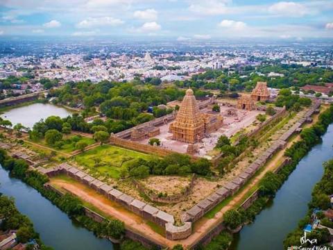 Brihadeshwara Temple: इतना विशालकाय मंदिर, जिसमें समा जाएं सैकड़ों ताजमहल