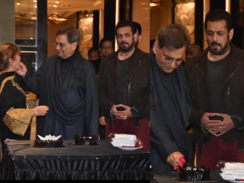 Salman Khan Stand Beside Subhash Ghai During Cake Cutting