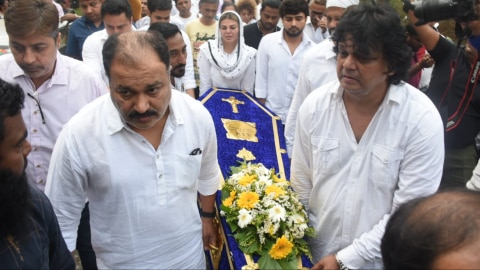 Rakhi Sawant buried at Oshiwara Christian Graveyard 