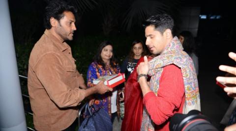 Kiara Advani Sidharth Malhotra Distribute Mithai