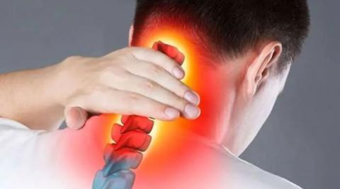 गर्दन की हड्डी में तकलीफ (Neck Bone Pain)