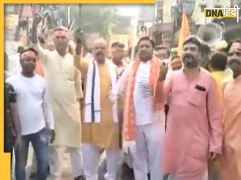 ram navami rally people carry swords armed weapons prayers howrah swami vivekanand west bengal 