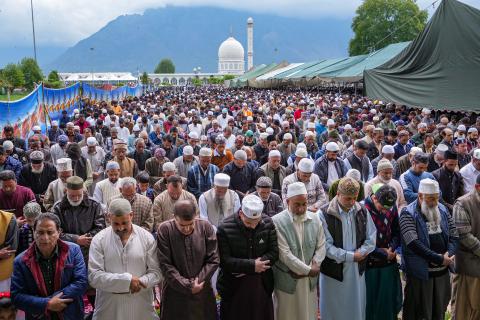 कश्मीर से कन्याकुमारी तक ईद का जश्न