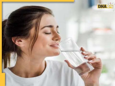 पानी पीते वक्त नहीं करेंगी ये गलतियां तो 40 की उम्र में भी बना रहेगा 20 सा निखार rule of drinking water
