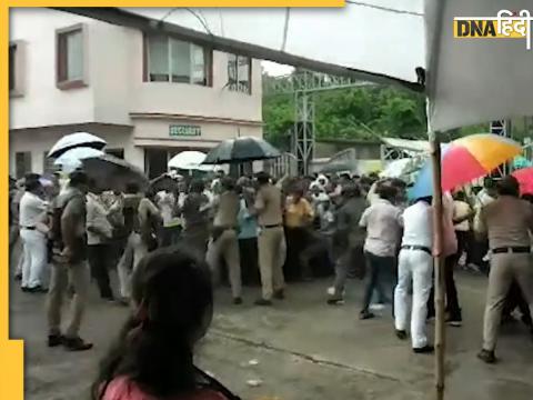 West Bengal Panchayat Election Results: हावड़ा में पुलिस को मतगणना केंद्र के बाहर लाठीचार्ज करना पड़ा है.