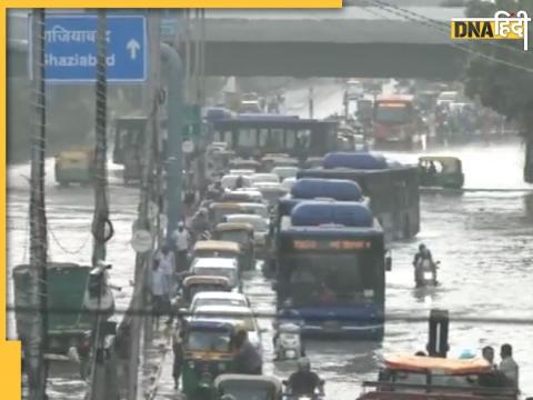 Delhi Flood News: दिल्ली में अब भी तमाम जगह पर बाढ़ की स्थिति बनी हुई है. (Photo- ANI)