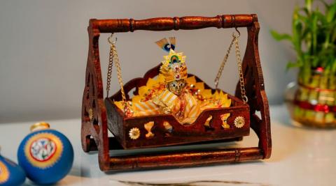 laddu Gopal Shringar