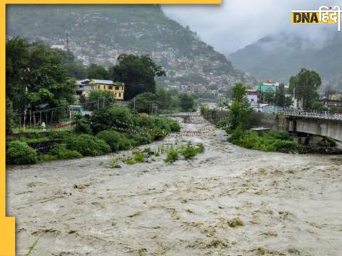 Sikkim Flash Floods के कारण तीस्ता नदी में भयानक बाढ़ आ गई है.