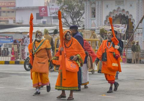 अयोध्या में हुई संतन की भीड़