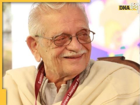 Jaipur Literature Festival 2024 के मंच पर गीतकार गुलजार.