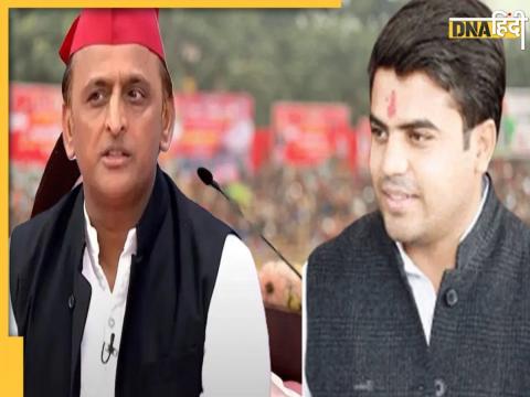 Akhilesh yadav and Tej Pratap Yadav (file photo)