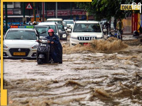 IMD Rain Alert: भारी बारिश ने कई शहरों में जलभराव के हालात बना रखे हैं. यह तस्वीर शुक्रवार को देहरादून की है. (फोटो- PTI)